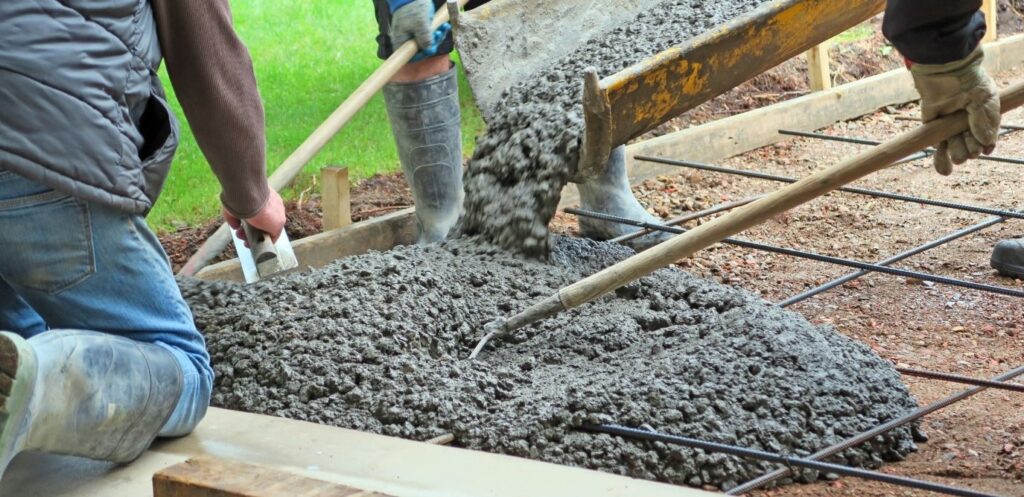 Spread concrete header